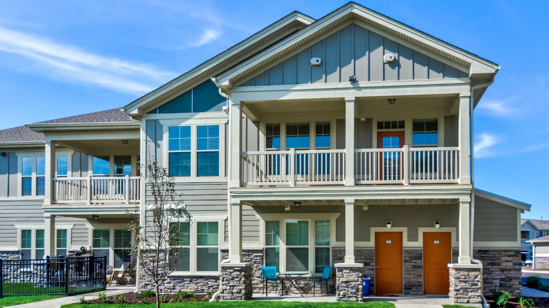 Photos of Springs at Cobblestone Lake in Apple Valley, Minnesota